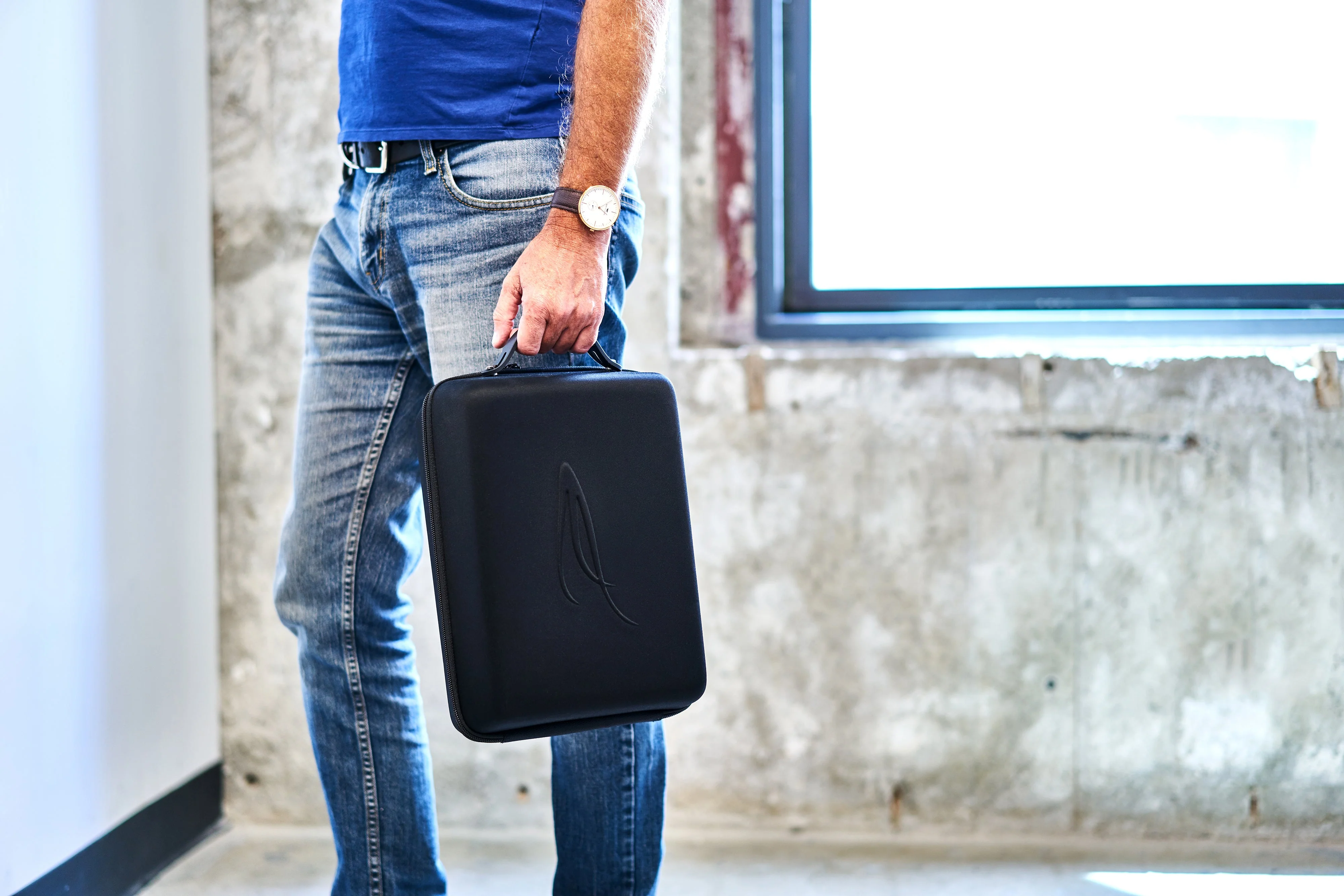 Carrying Case - Image 13